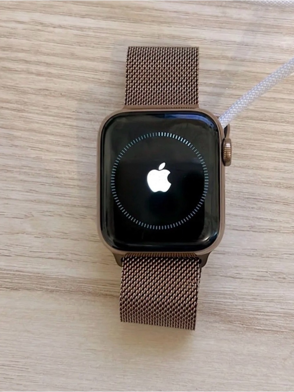 Apple Watch Series 5 Gold Aluminum Case and band (44mm)